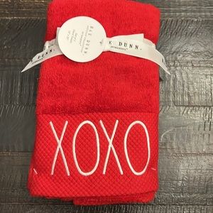 Rae Dunn XOXO Hand Towels